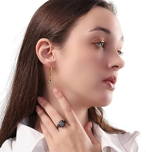 Anillo de compromiso de diamantes creados en forma de corazón 925 enchapado en negro con diamantes para mujer Foto 4 de 4