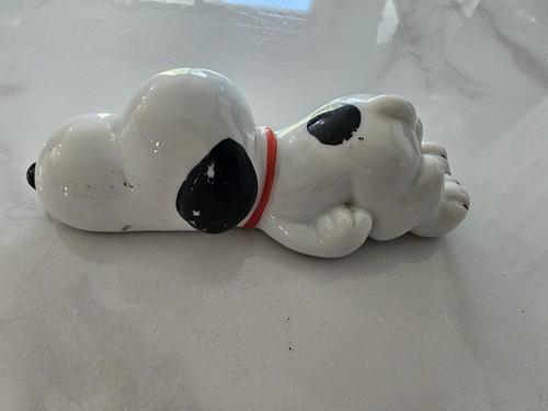 Vtg Snoopy Sleeping Ceramic Schulz Copyright 1958-66 Syndicate Figure Paperweigh - Picture 2 of 6