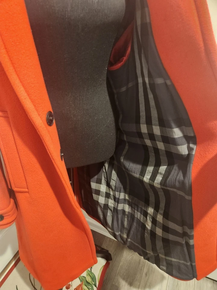 Casaco de lã vermelho Burberry ervilha tamanho 14. Usado uma vez! MSRP US$ 895 - Imagem 3 de 4