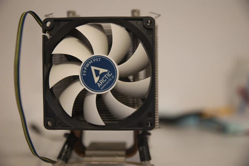 Scythe Katana 4 CPU-Kühler – Intel & AMD kompatibel, Arctic Lüfter