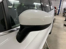 Driver Side View Mirror Driver Only Automatic Down Fits 21-22 CARAVAN 949035