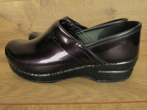 dansko clogs size 9