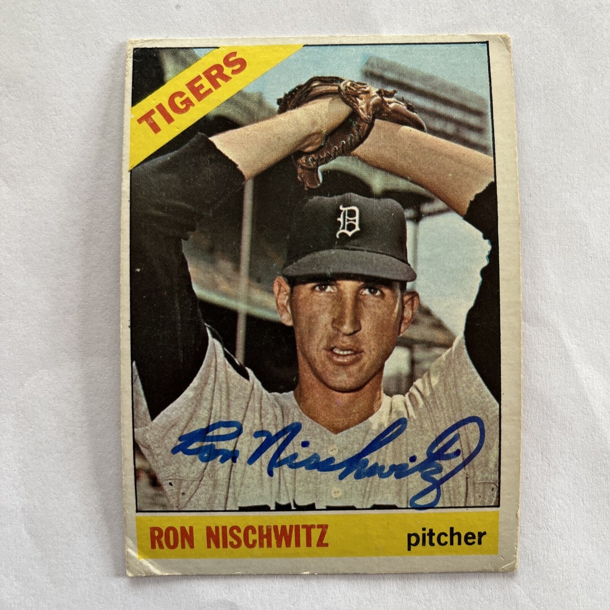 RON NISCHWITZ 1966 TOPPS AUTOGRAPHED SIGNED AUTO BASEBALL CARD 38