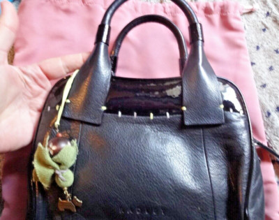 Radley Handtasche schwarz Terrier Hund Leder Lack Luxus England Scotch Staubbeut