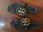 Tory Burch Women’s Leather Thong Sandals Black Gold Logo Slip-On Size 7 — photo 1