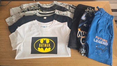 Jungen Sommer Shorts und Tshirts Paket Alter 3-4 Jahre Dinosaurier