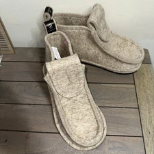 Cozyz 100% Wool Slip On Boots Women’s Size 9