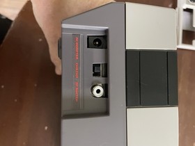 Bundle Nintendo NES Console w/  3 Controllers, Zapper & Mario/Duck Hunt -see Vid