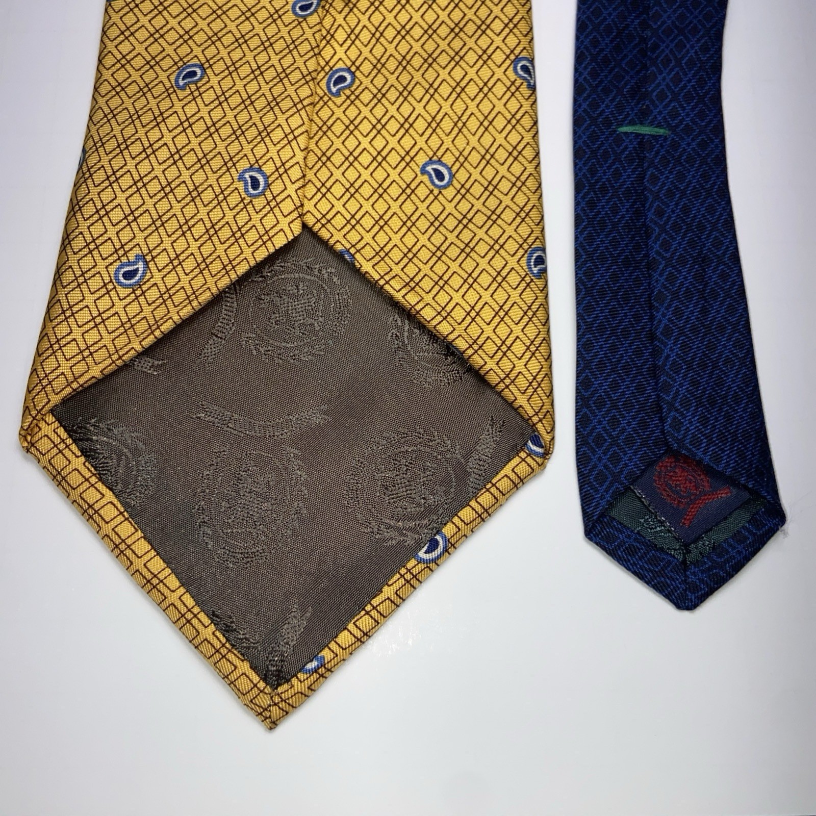 Tommy Hilfiger Tie Men's Necktie 100% Silk Yellow With Blue Paisley 59.5”x4” thumbnail 6