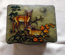 Belle et rare ancienne boîte à confiseries tôle lithographiée en relief