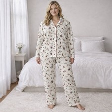 Dr. Seuss The Grinch Women  s Pajama Set   Size Large L/G 