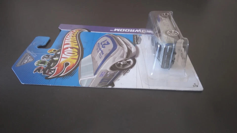 Hot Wheels Datsun 240Z Zamac EE. UU. solo exclusivo 2013 HW Showroom raro Foto 2 de 4