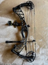 Hoyt Axius RH Compound Bow 60-70lb 30in ATA 28-30in Draw Gray/Black