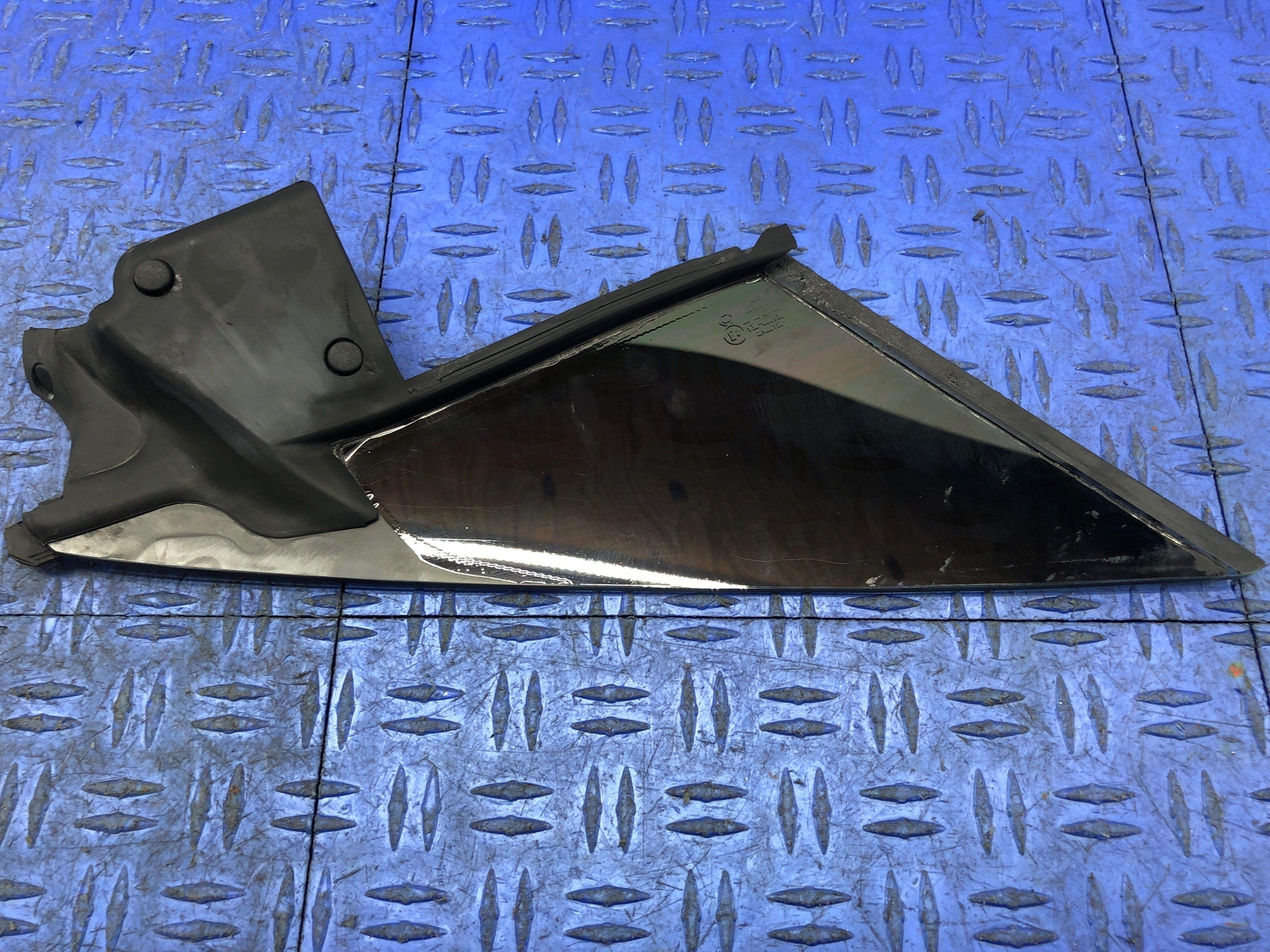 2006-2018 ASTON MARTIN VANTAGE V8 FRONT LEFT DOOR WINDOW GLASS VENT OEM 2007