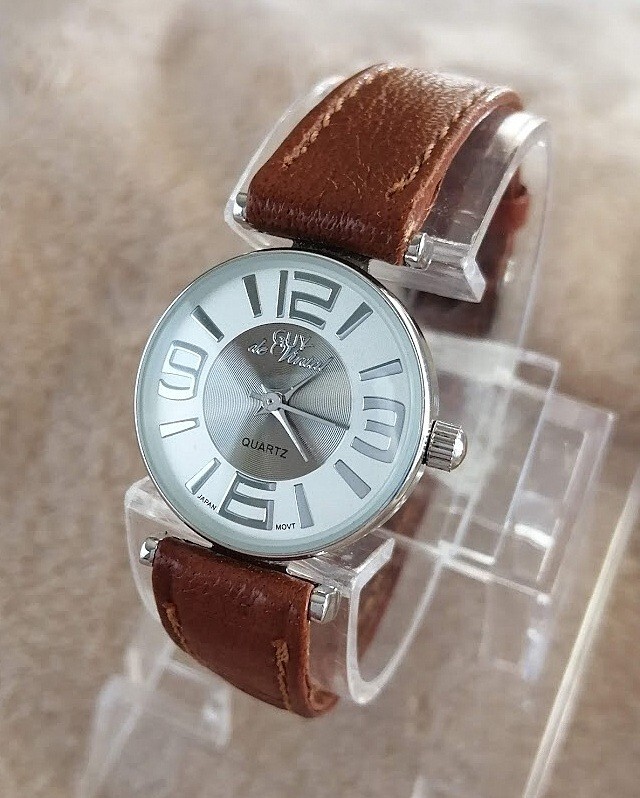Montre Quartz Femme GUY DE VINTAL en Cuir Noir et Métal Argenté