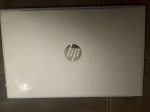 HP Pavilion 15,6" FHD Laptop (Ryzen 5 5500U, 8GB RAM) –   Display defekt