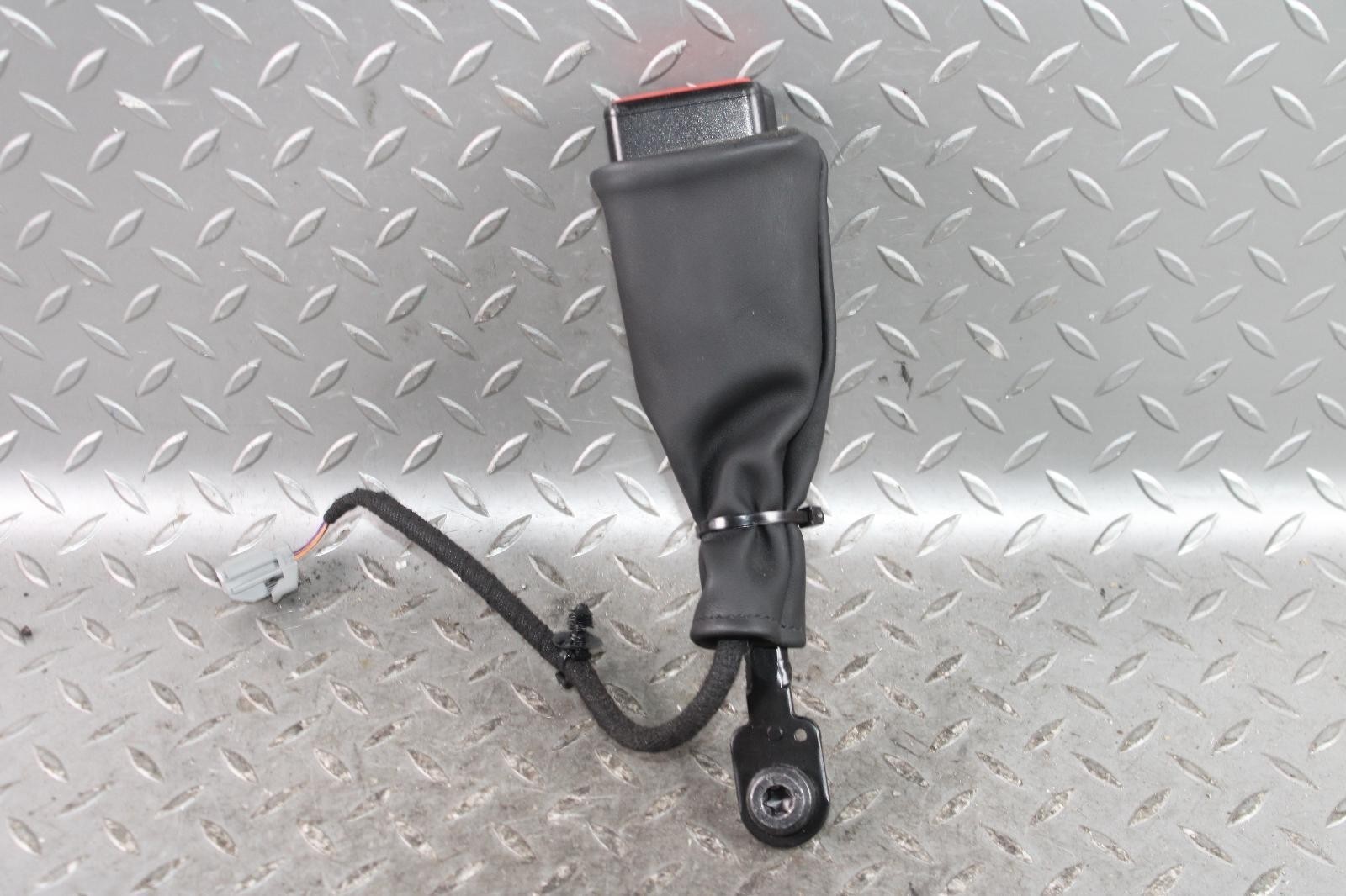 14-17 QUATTROPORTE Nero Black Passenger Right RF Seat Front Belt Buckle Unit OEM