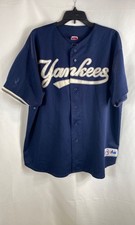 Vintage 90s Majestic Men's Navy Blue Derek Jeter #2 Yankees Baseball Jersey