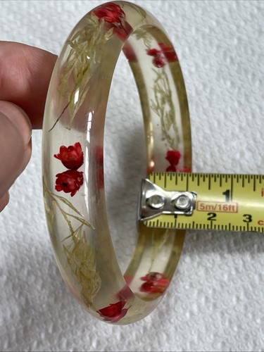 VINTAGE LUCITE BANGLE BRACELET /DRIED FLOWERS INSIDE - Picture 12 of 17