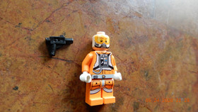 LEGO Star Wars Wes Janson minifigure Hoth  RARE 75098 DAMAGED NO HELMET
