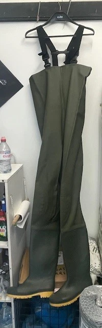 adult chest waiders uk7 boot size