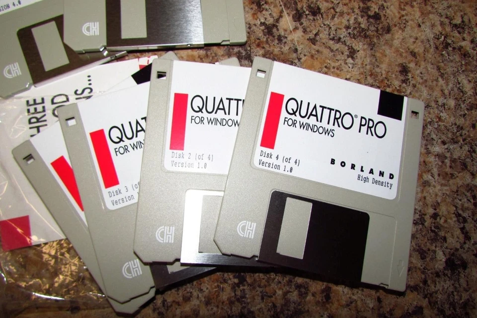 3.5" Borland Quattro Pro 4.0 for DOS & Pro 1.0 for Windows Complete w/ Manuals - Image 2 of 4