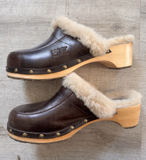 UGG Women s Brown Leather Sheepskin-Lined Clog Slippers Slip-On Size 7