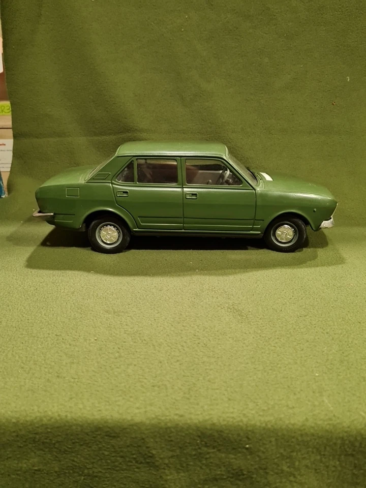 POCHER 31 FIAT 132 PLASTICA SCALA 1:10 CM 32 - Immagine 3 di 4