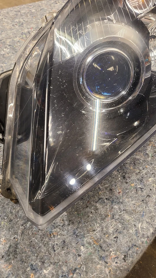 2008-2009 Saturn Astra Driver Side Headlight  Light Lamp 08 & 09 - Image 2 of 4