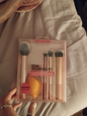 Real Techniques Everyday Essentials Brush Set - Pack of 5