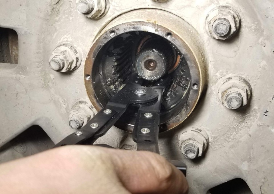 LISLE TOOLS snap ring pliers for Ford Super Duty Truck spindle