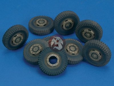 Royal Model 1/35 Sd.Kfz.234/1 and Sd.Kfz.234/2 ''Puma'' Wheels (for Dragon) 507