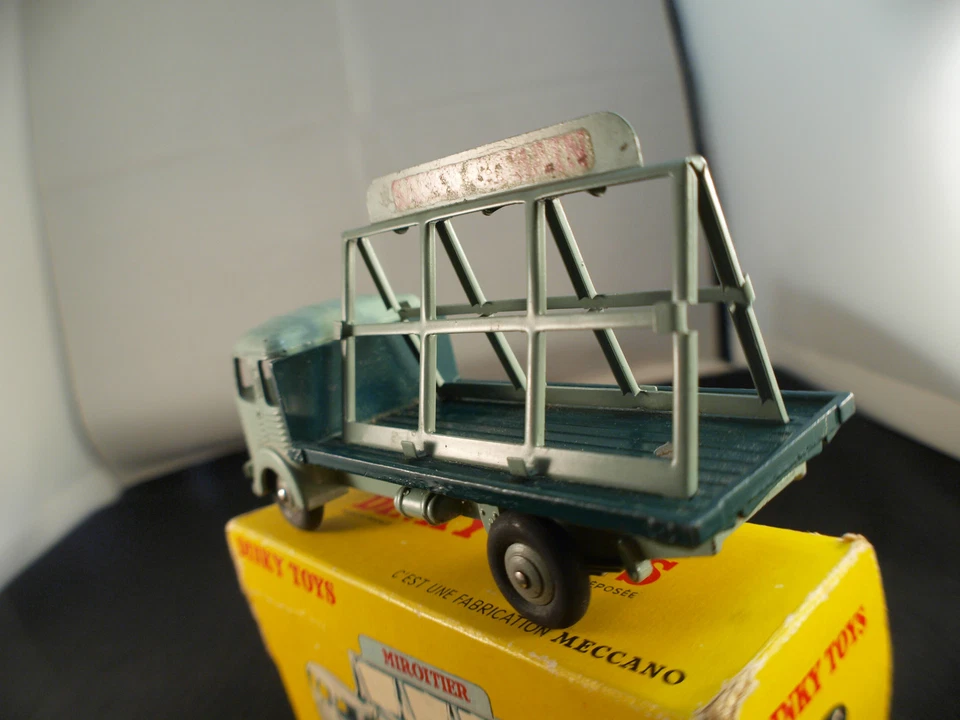 Dinky Toys F N° 33 C Truck Simca Cargo Miroitier Saint Gobain IN Box - Image 4 of 4