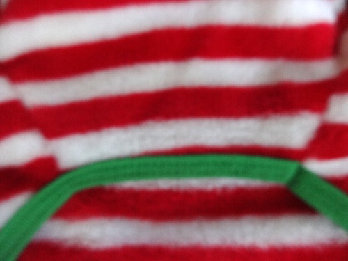 DOG PUPPY OUTFIT PAJAMA SZ MEDIUM ELF CHRISTMAS RED WH GREEN STRIPE FLEECE VGUC - Picture 4 of 6