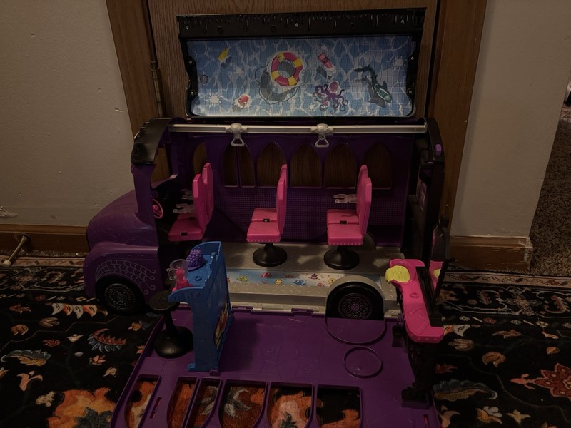 Monster High Purple Spa Bus  w/ Frankie doll