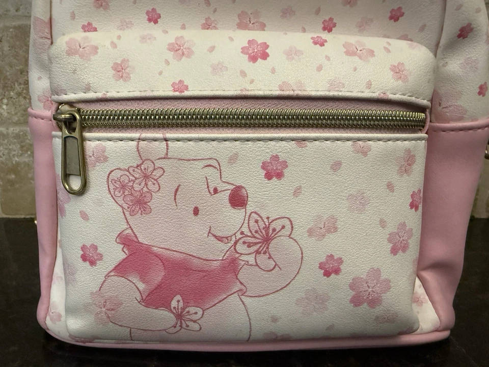 Mini Mochila Disney Loungefly Winnie the Pooh Flor de Cerezo Rosa Blanco Foto 2 de 4
