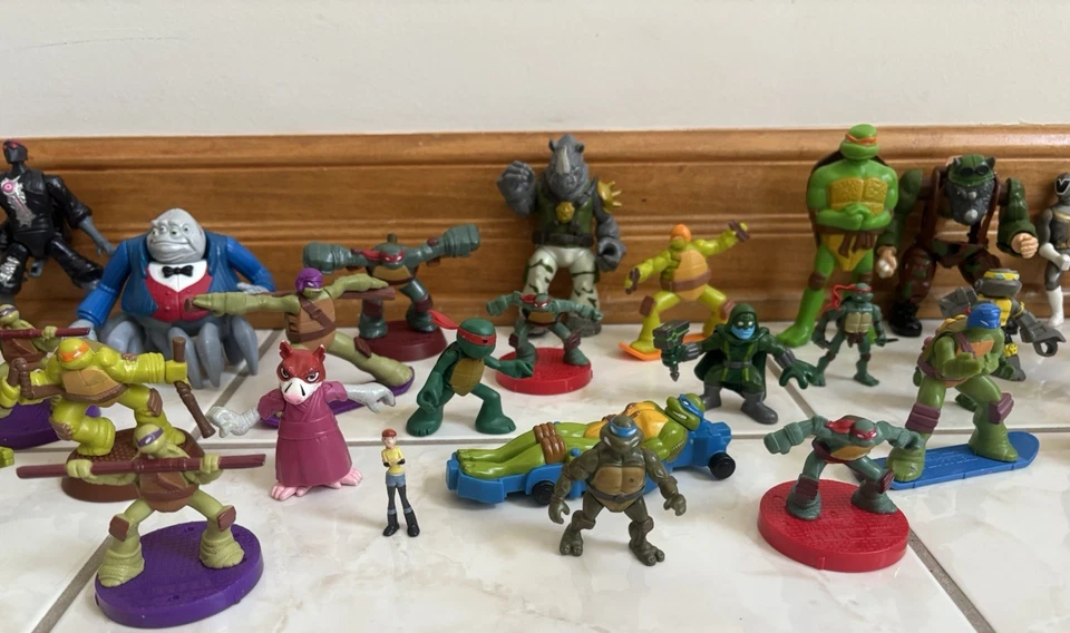 Лот товаров Экшн-фигурки Черепашки-ниндзя Teenage Mutant Ninja Turtles TMNT 36 штук Игрушки, Другое - Изображение 4 из 4