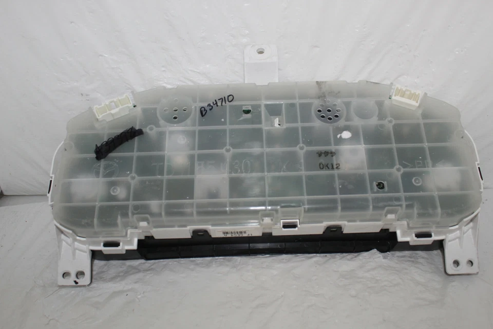 Cuadro de instrumentos velocímetro Mazda 2010 6 indicadores de panel de instrumentos 98.249 millas Foto 4 de 4