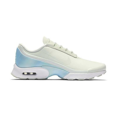 nike air max jewell trainers in pastel pink leather