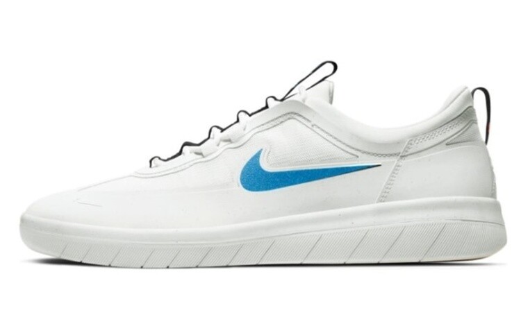 Nike Nyjah Free Alternative Swoosh Summit Белый / синий Hero / Университетский красный