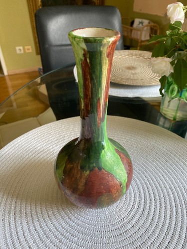 Vase wohl um 1920-30. Am Boden gelb bezeichnet: M/WKK 4 ? Höhe: 21 cm. - Bild 2 von 4
