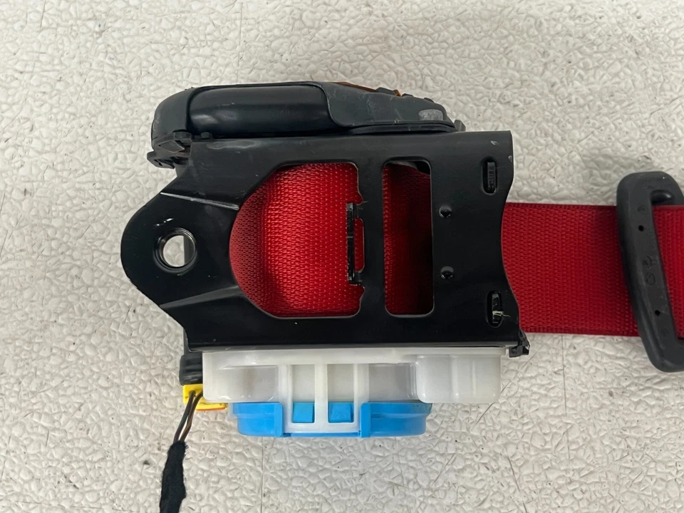 ⭐14-19 MERCEDES BENZ CLA45 AMG CINTURÓN DE SEGURIDAD TRASERO DERECHO RETRACTOR ROJO OEM LOTE2560 Foto 2 de 4