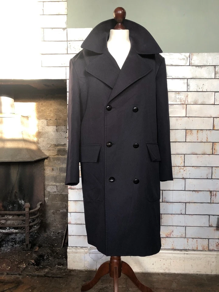 Vintage "London Fog" Mens Size 40R Navy Blue Coat, Wool Lined Immaculate - Image 2 of 4
