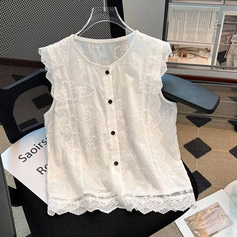 Camisa Blanca Bordada De Verano En Encaje Con Botones Oscuros Romántica CF45962