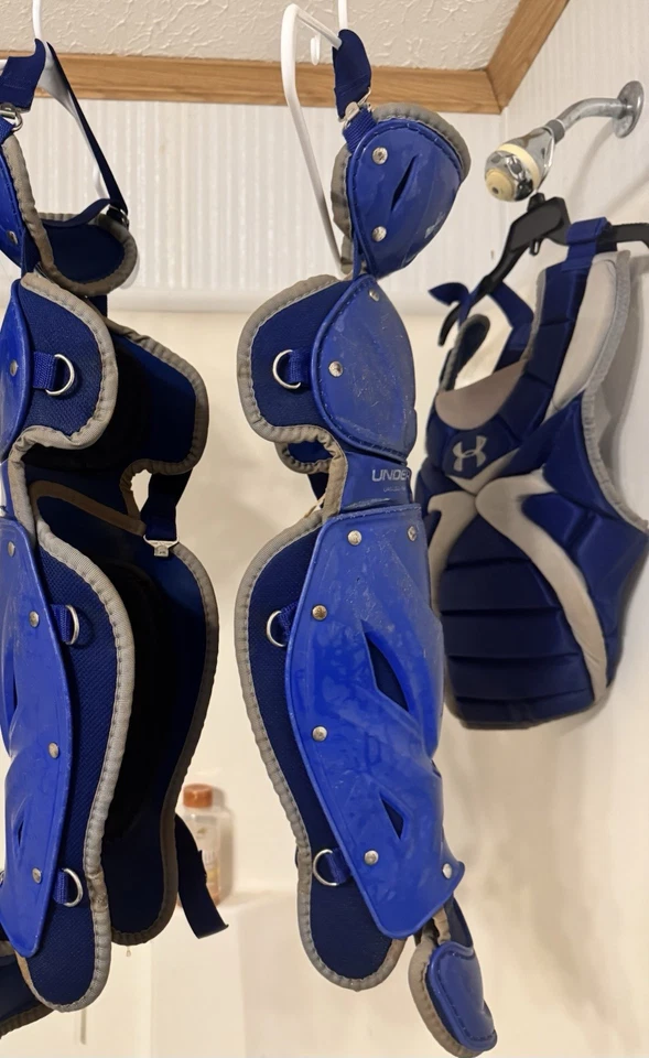 安德玛系列 SR 女孩捕手装备 12+ 二手皇家蓝色二手二手二手二手二手二手二手二手二手二手状况完好 — 第 4/4 张图片