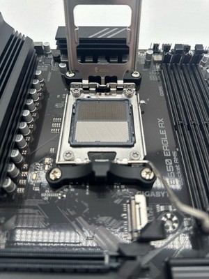 GIGABYTE B650 EAGLE AX AM5 B650 ATX Motherboard DDR5 Wi-Fi 6E