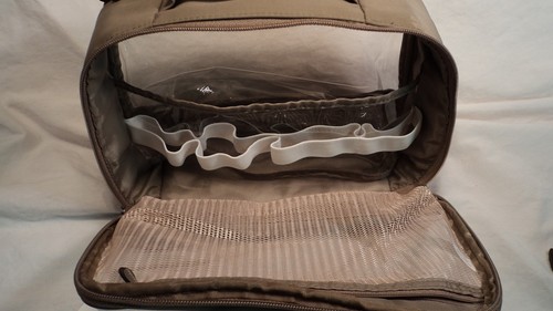 Travelon SH57 Khaki Nylon Toiletry Kit - Picture 3 of 6