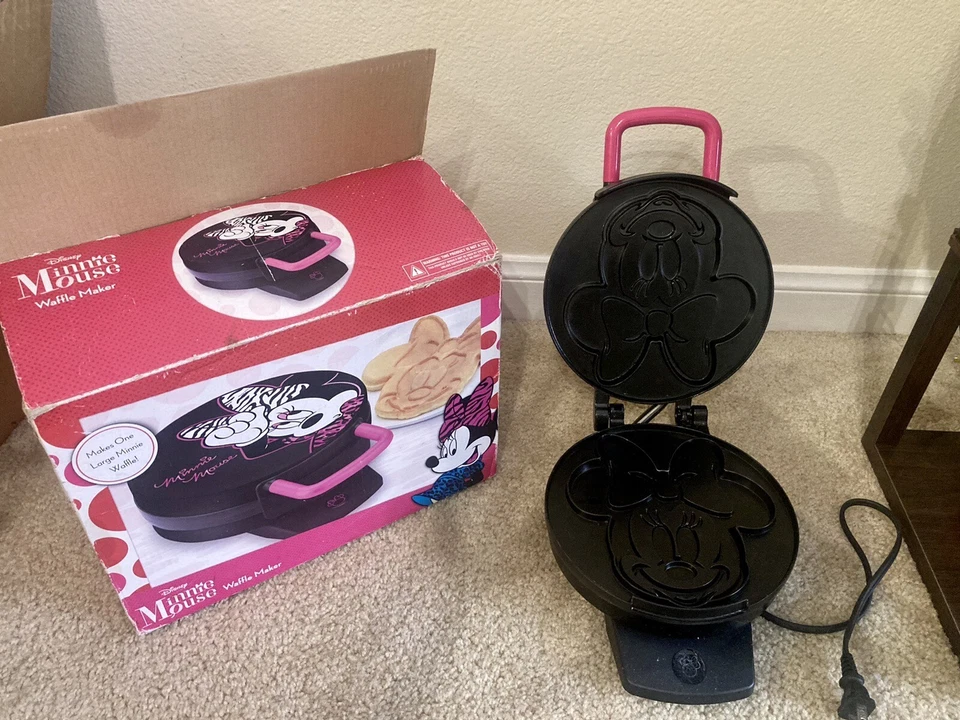 Máquina de waffle Disney Minnie Mouse preta Intertek antiaderente - Imagem 3 de 4