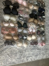 LARGE LOT of VICTORIA SECRET 138 Total Pieces