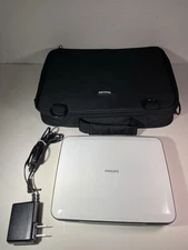 Philips PET741/37 Portable DVD Player White Exterior w/ Power Cord TESTED